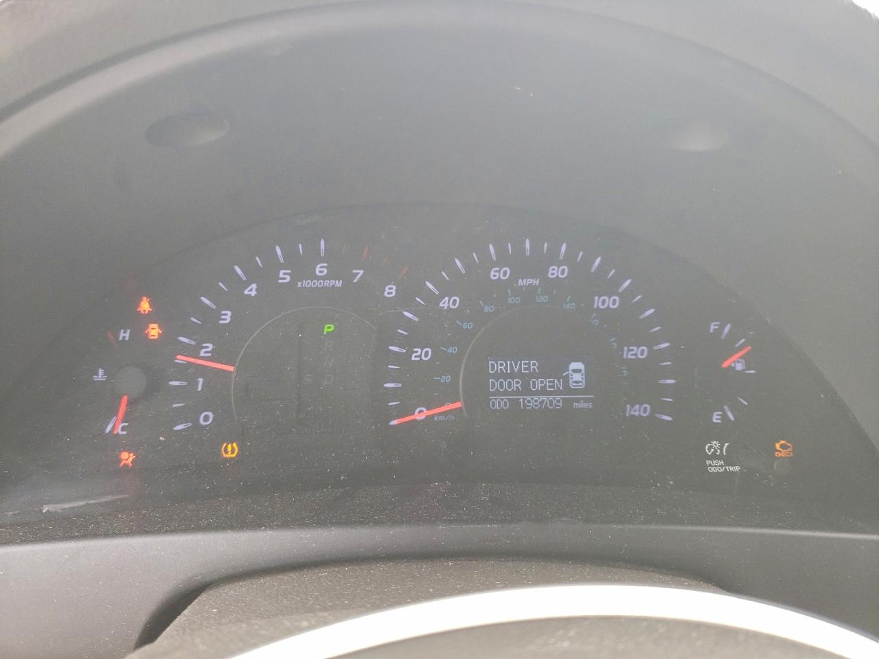 Toyota Camry Base Image 10