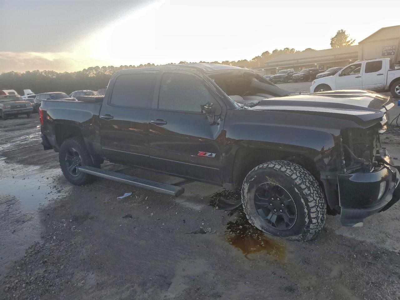 Chevrolet Silverado K1500 Ltz Image 2
