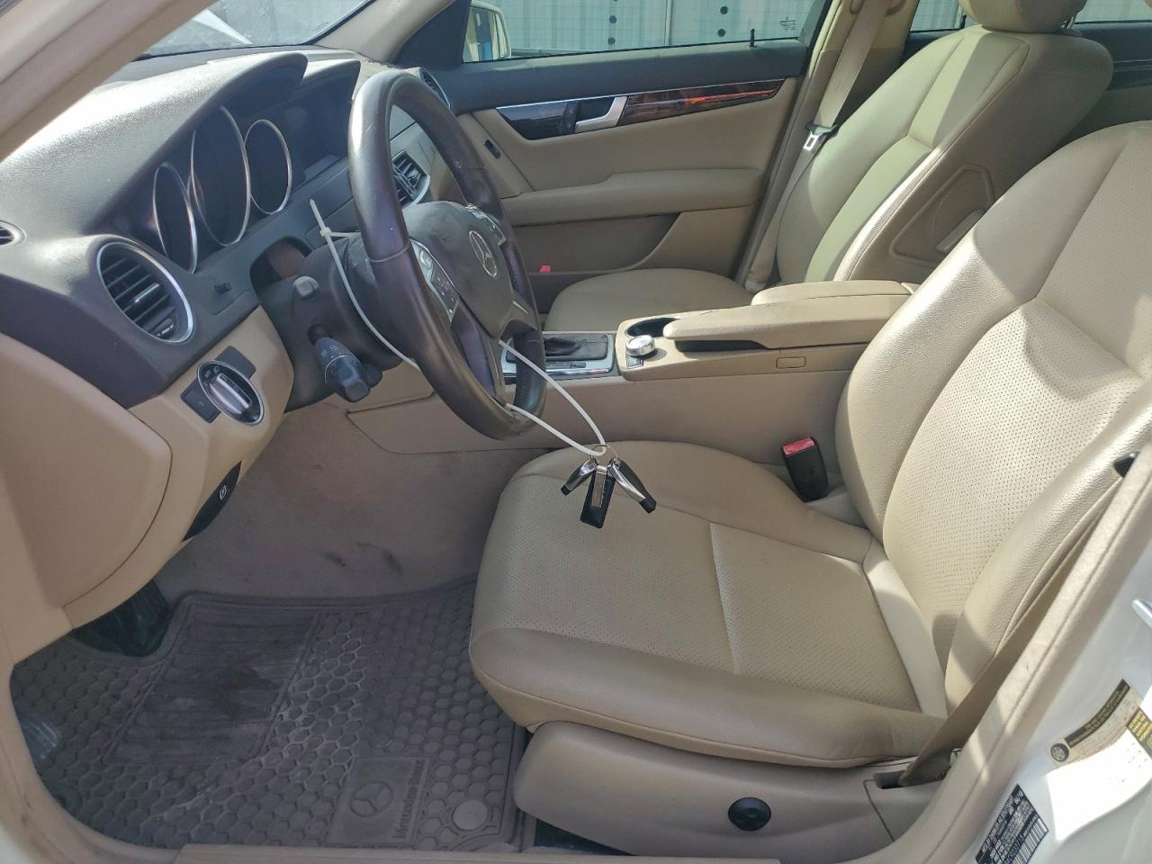 Mercedes-Benz C-Class 250 Image 3