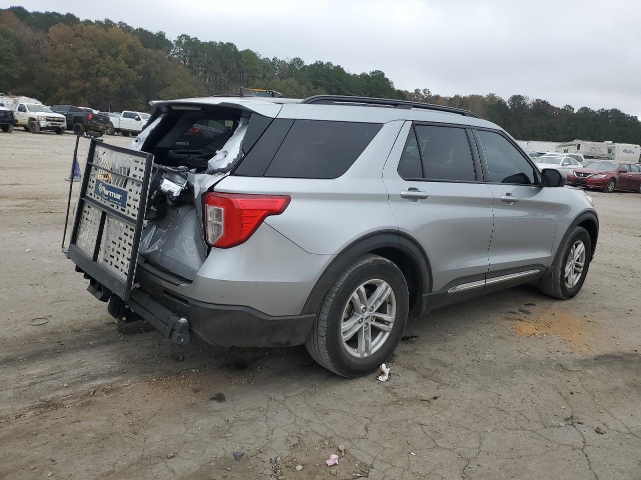 Ford Explorer Xlt Image 2