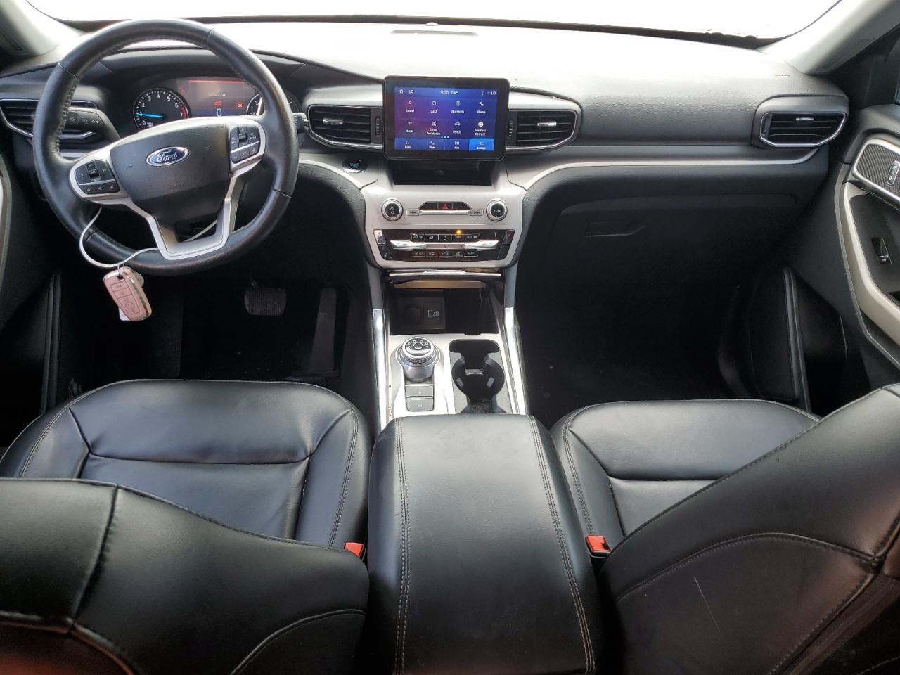 Ford Explorer Xlt Image 9