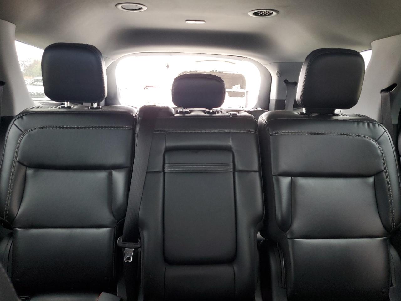 Ford Explorer Xlt Image 7