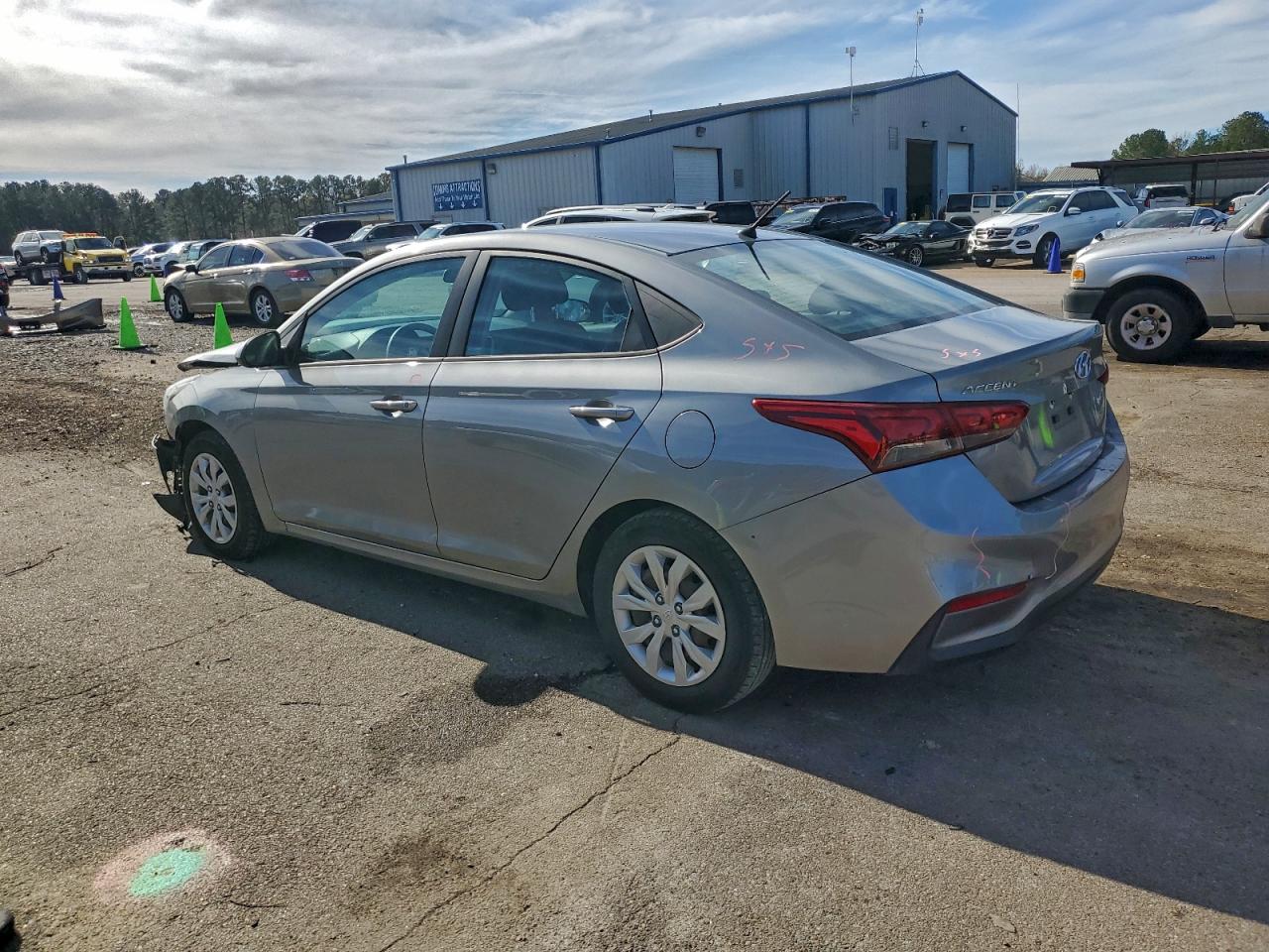 Hyundai ACCENT Se Image 2