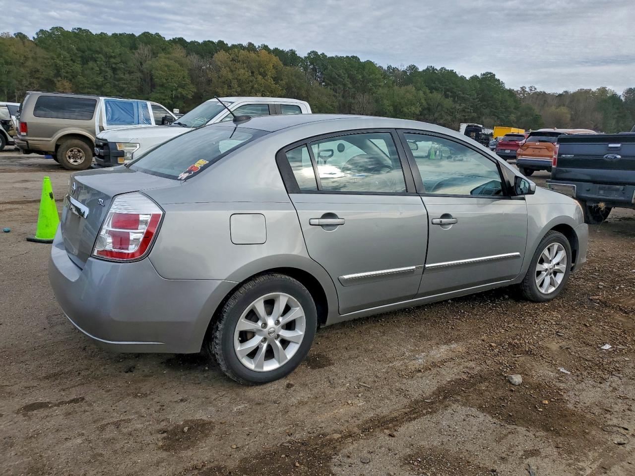 Nissan Sentra 2.0 Image 2