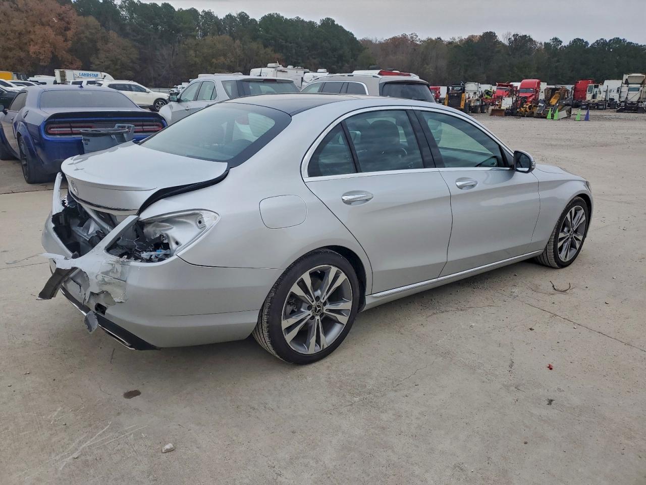 Mercedes-Benz C-Class 300 Image 4