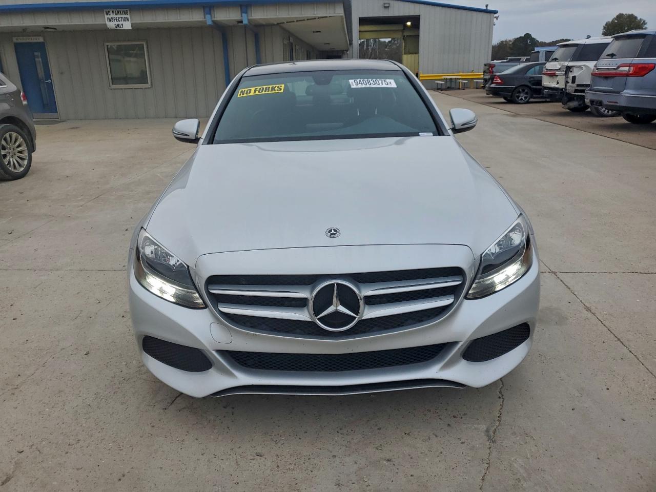 Mercedes-Benz C-Class 300 Image 13