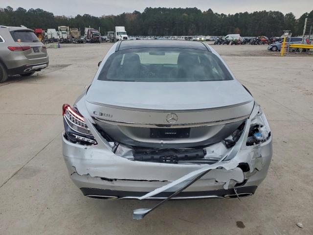 Mercedes-Benz C-Class 300 Image 2