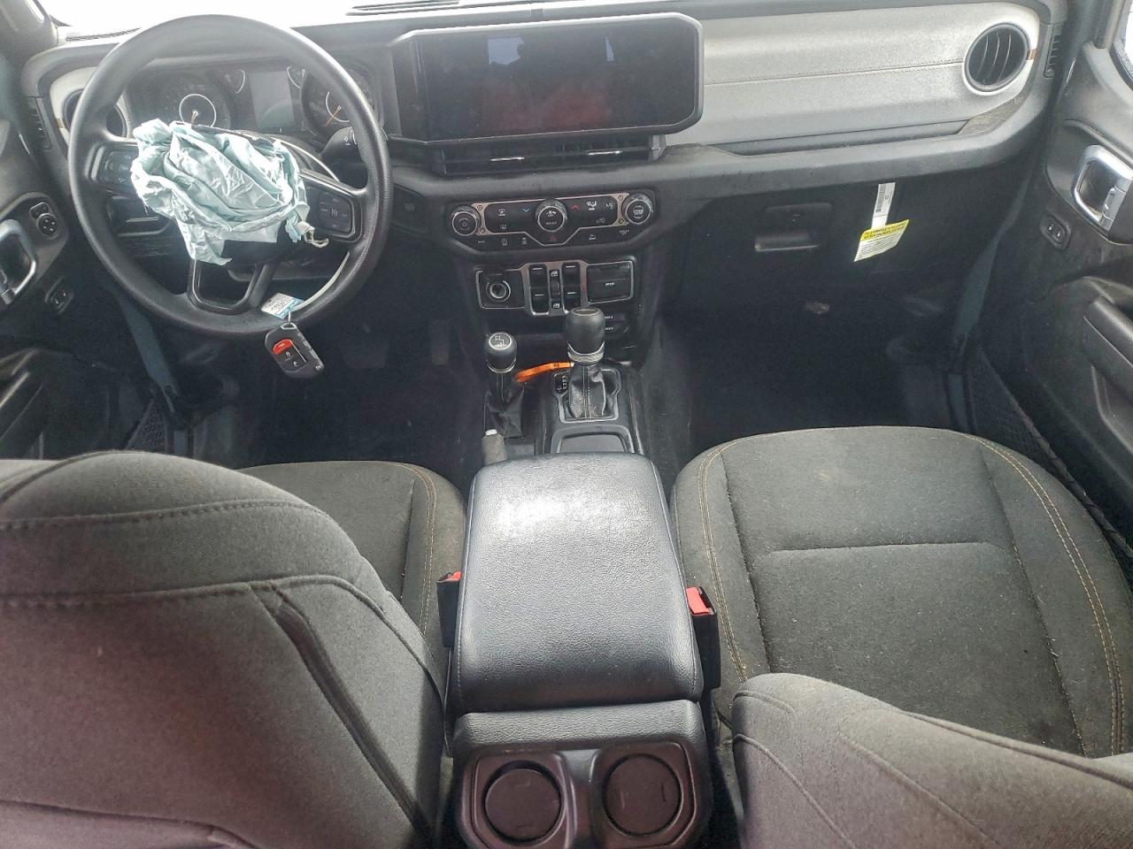 Jeep Gladiator Sport Image 2