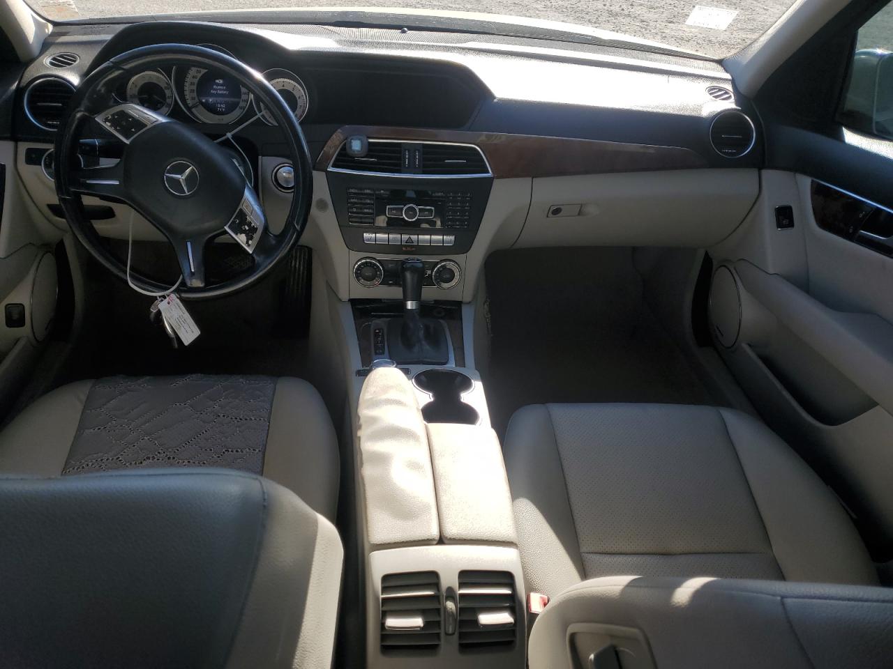 Mercedes-Benz C-Class 250 Image 8