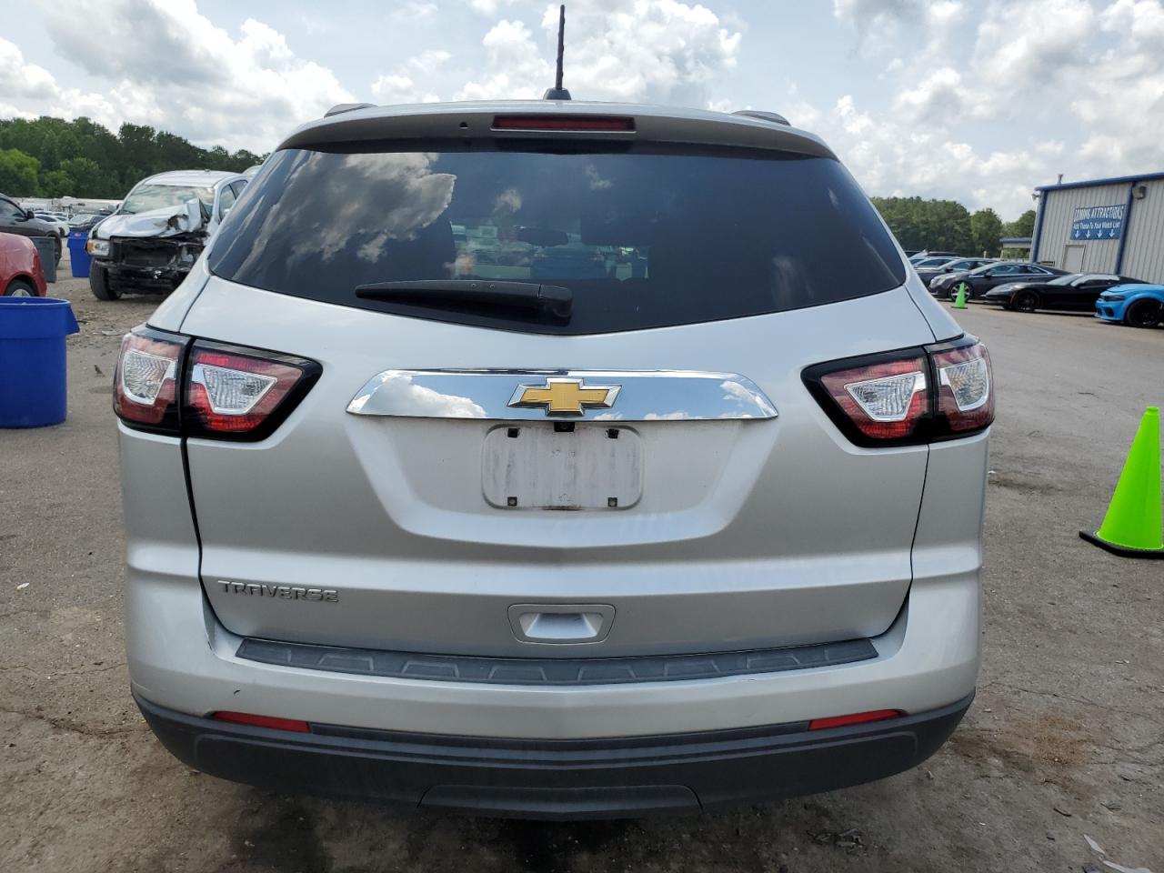 Chevrolet Traverse Ls Image 3