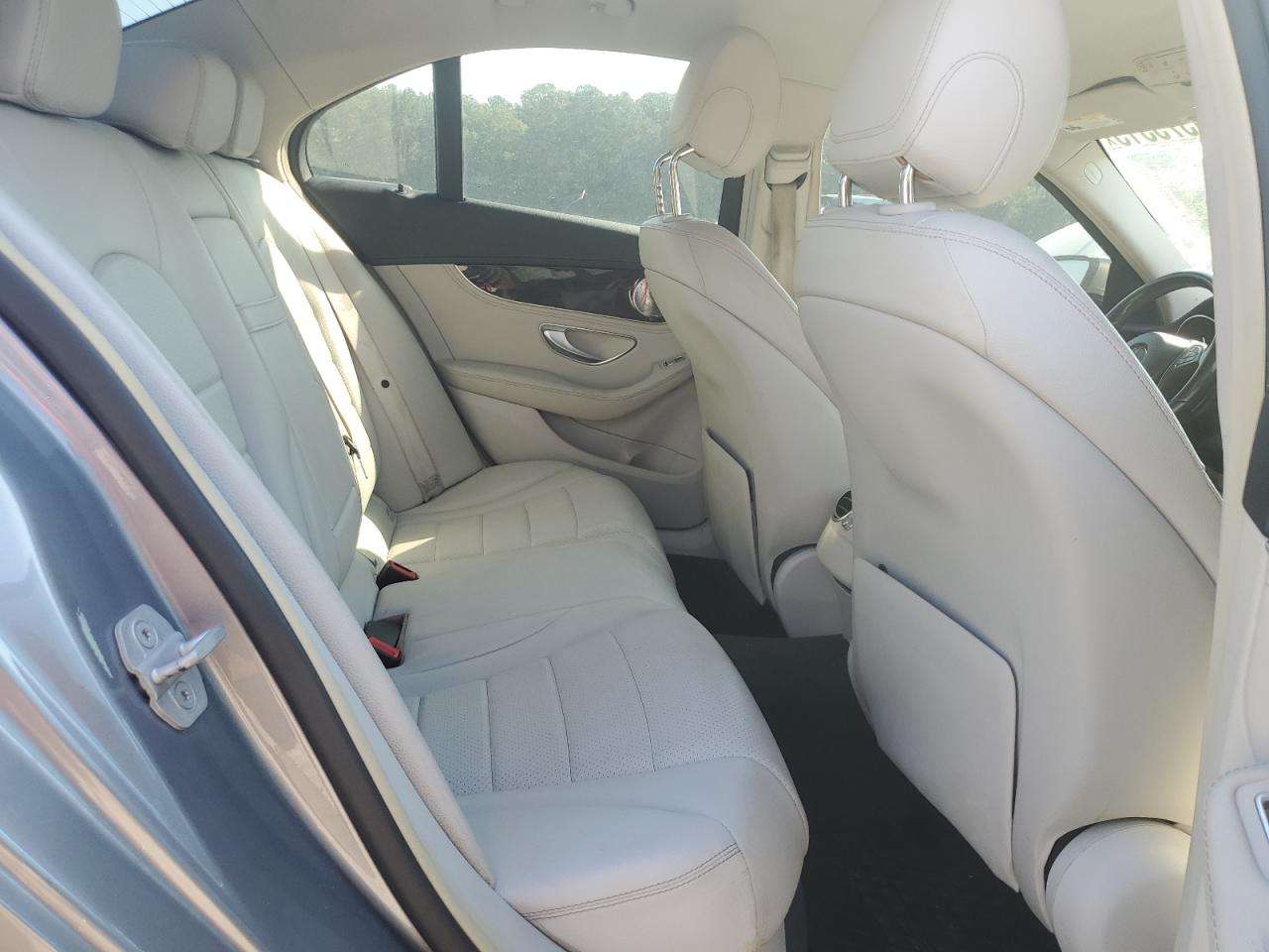 Mercedes-Benz C-Class 300 Image 11