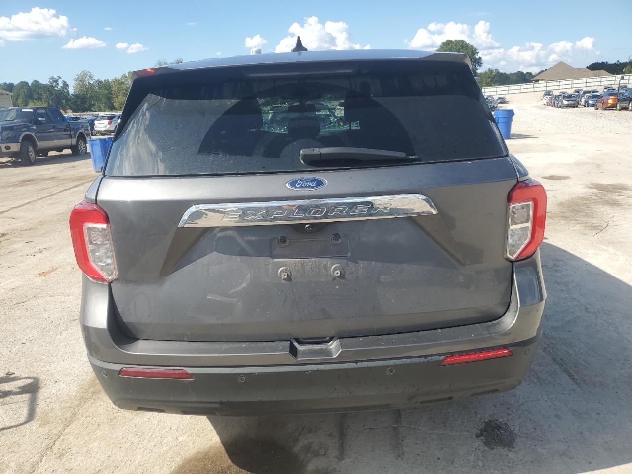 Ford Explorer Image 5