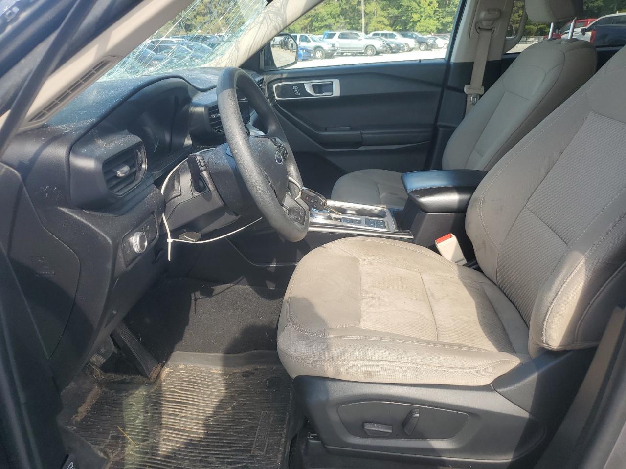 Ford Explorer Image 6