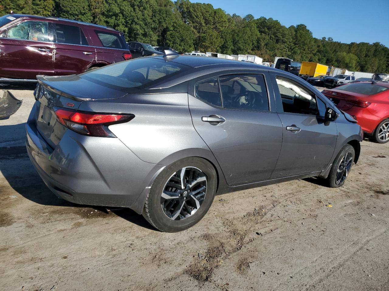 Nissan Versa Sr Image 2