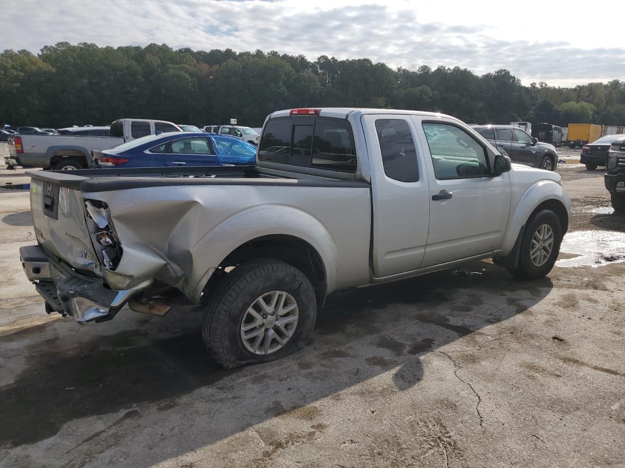 Nissan Frontier Sv Image 3