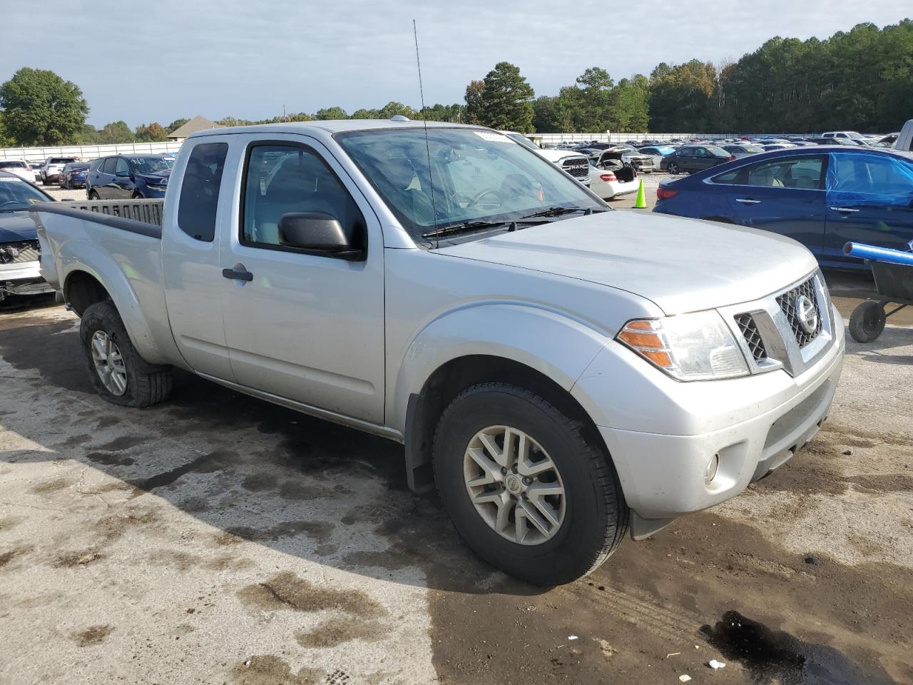 Nissan Frontier Sv Image 8