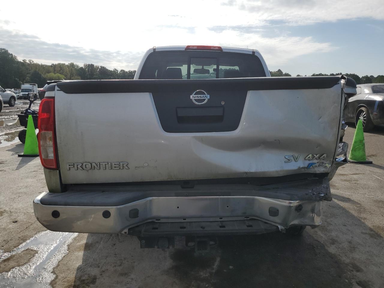 Nissan Frontier Sv Image 2