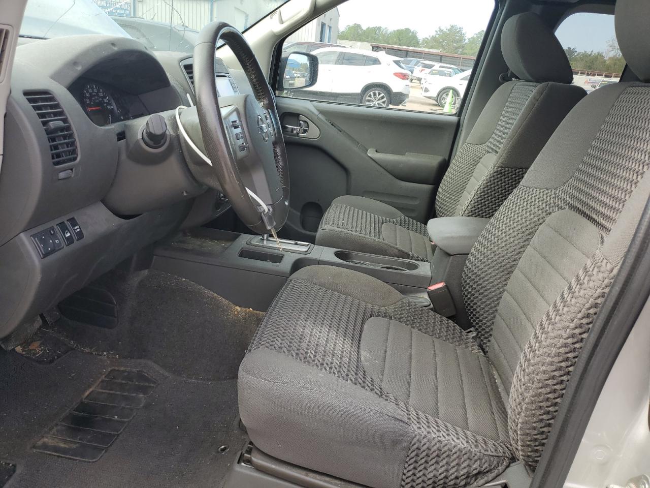 Nissan Frontier Sv Image 7