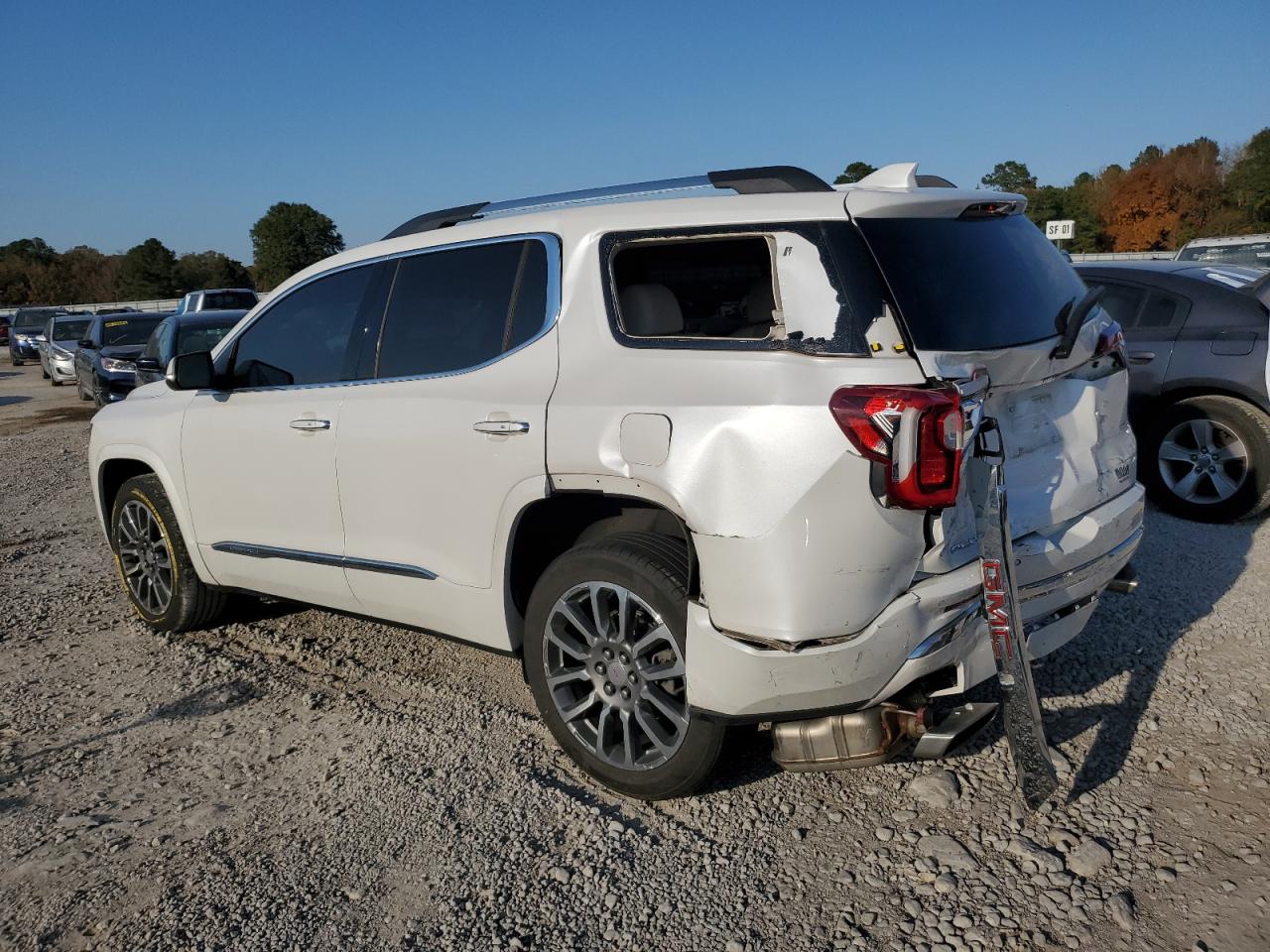 GMC Acadia Denali Image 7