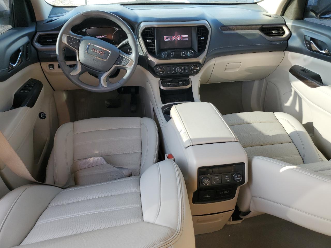 GMC Acadia Denali Image 8