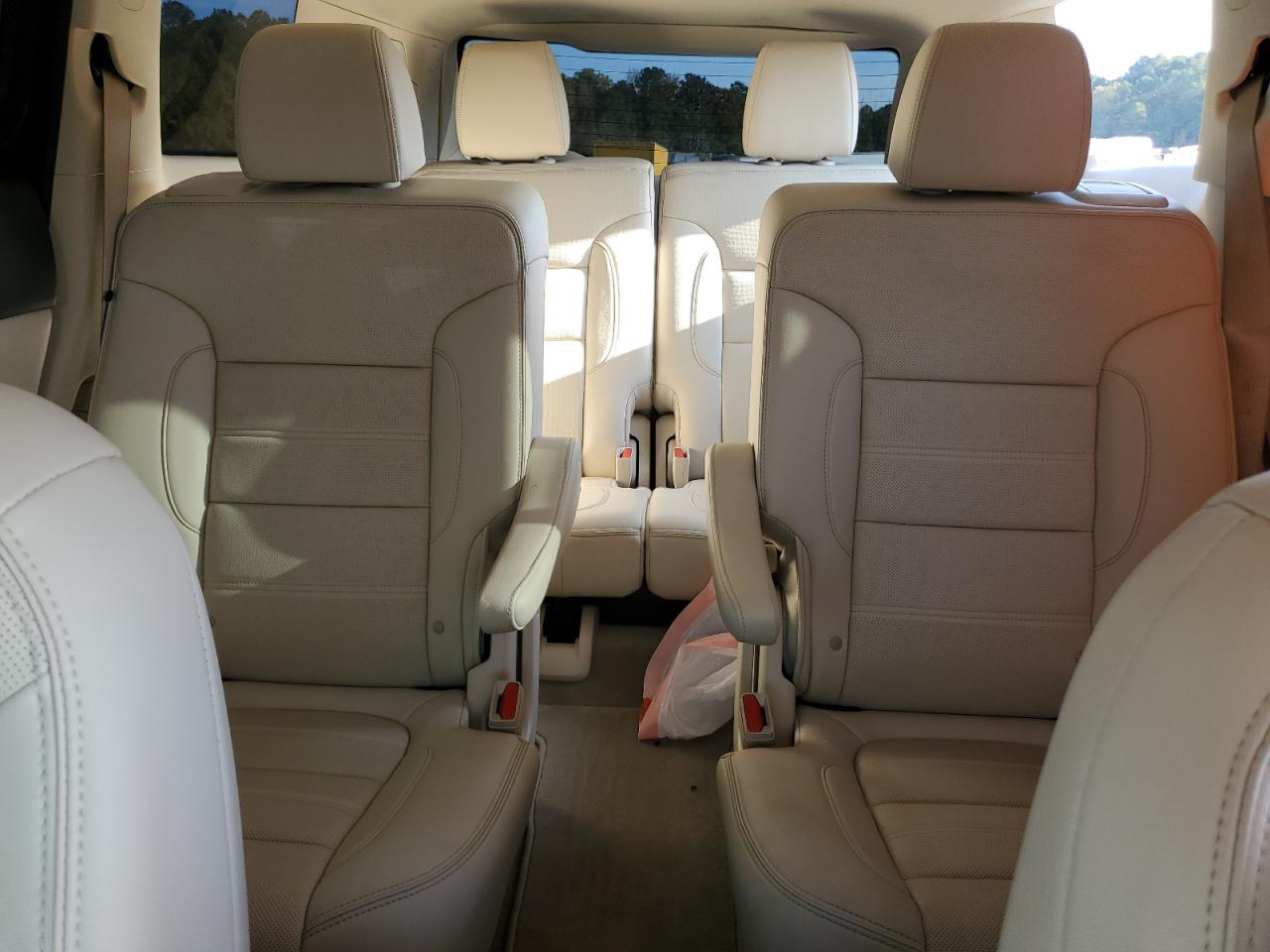 GMC Acadia Denali Image 6