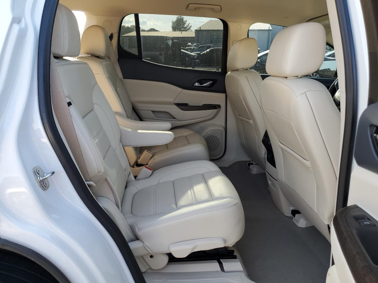 GMC Acadia Denali Image 10