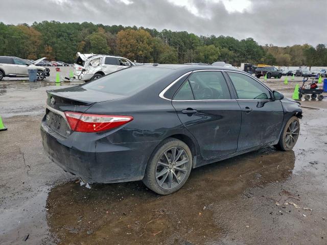 Toyota Camry Le Image 3