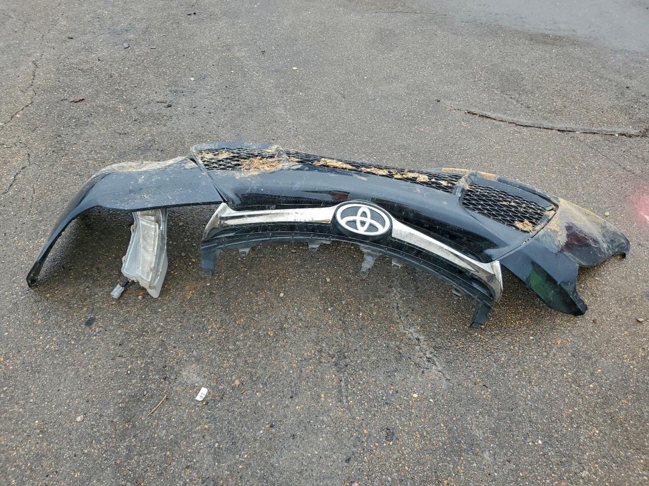 Toyota Camry Le Image 6