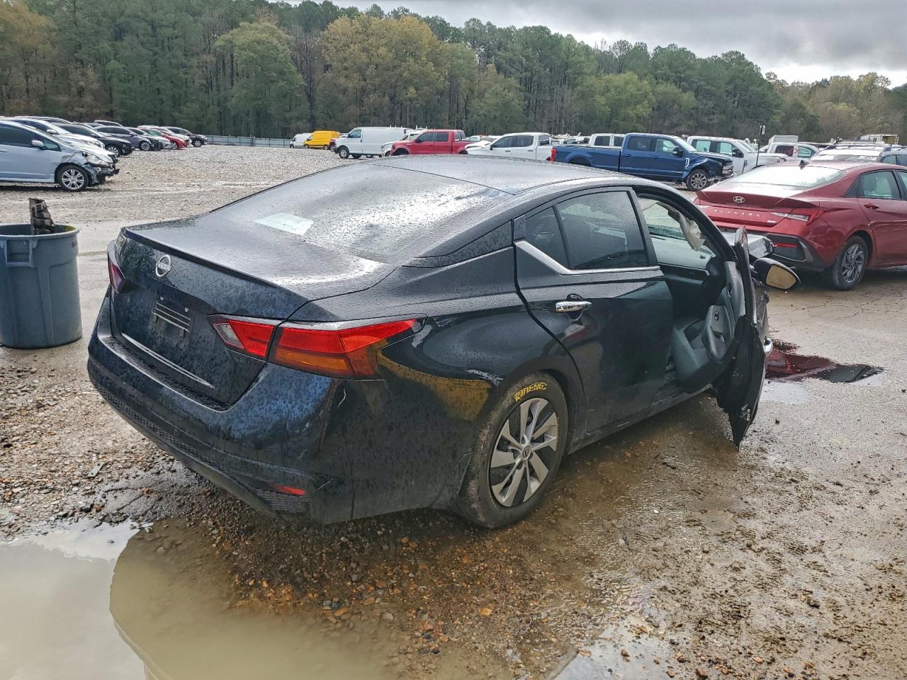 Nissan Altima S Image 3