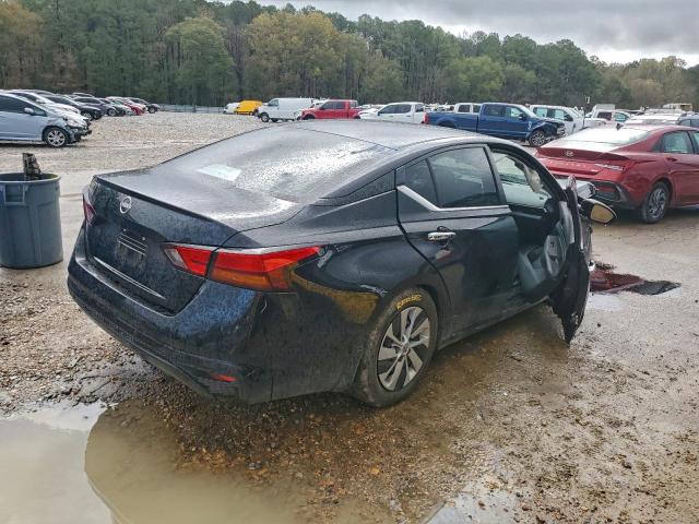 Nissan Altima S Image 3