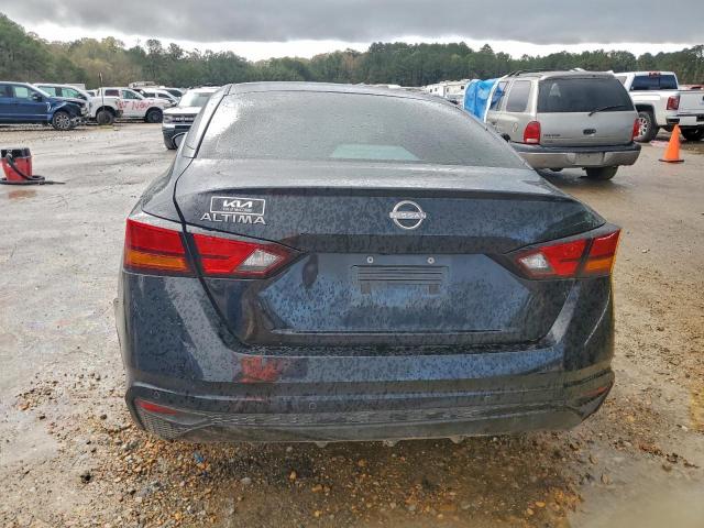 Nissan Altima S Image 7