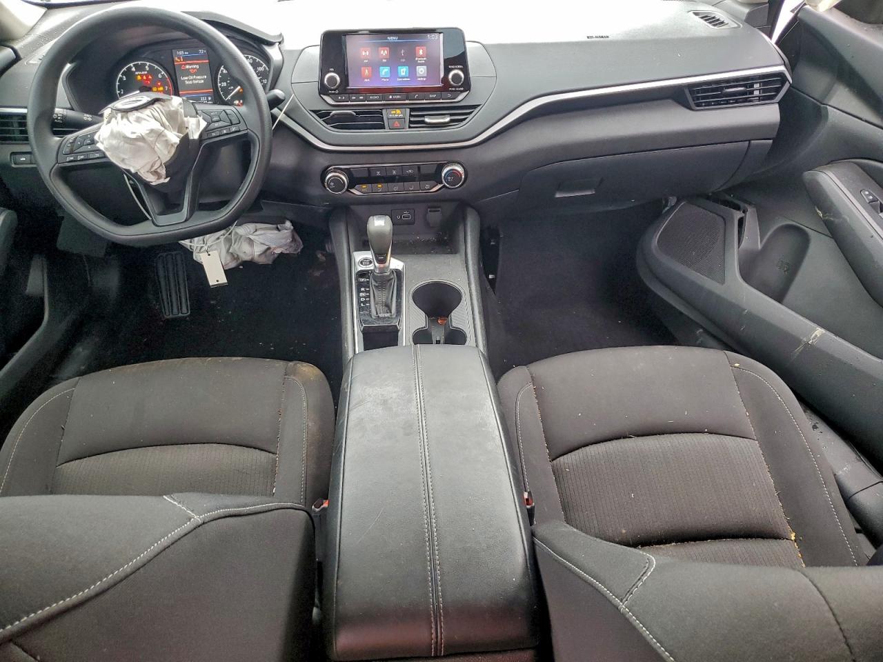 Nissan Altima S Image 9