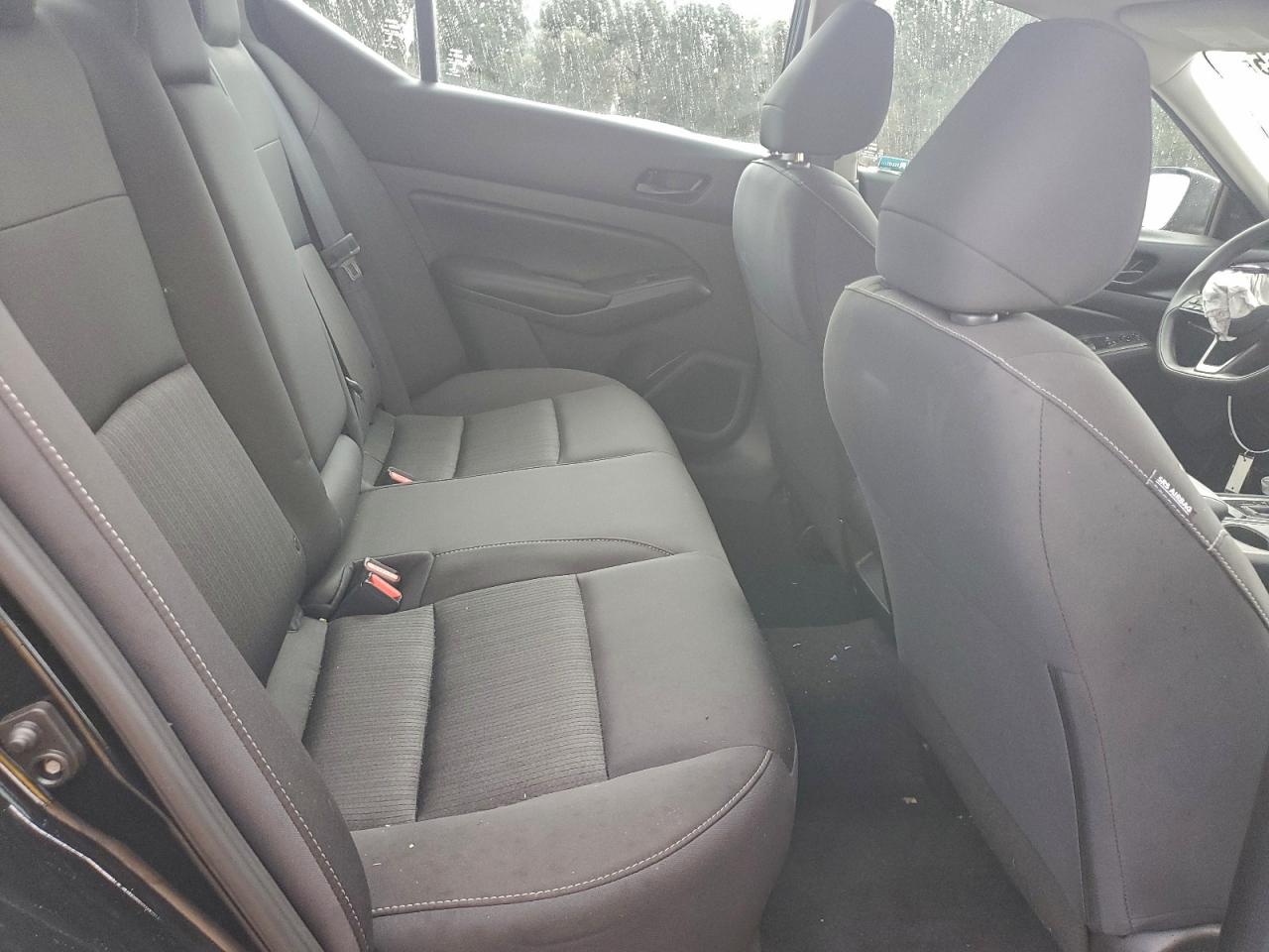 Nissan Altima S Image 6