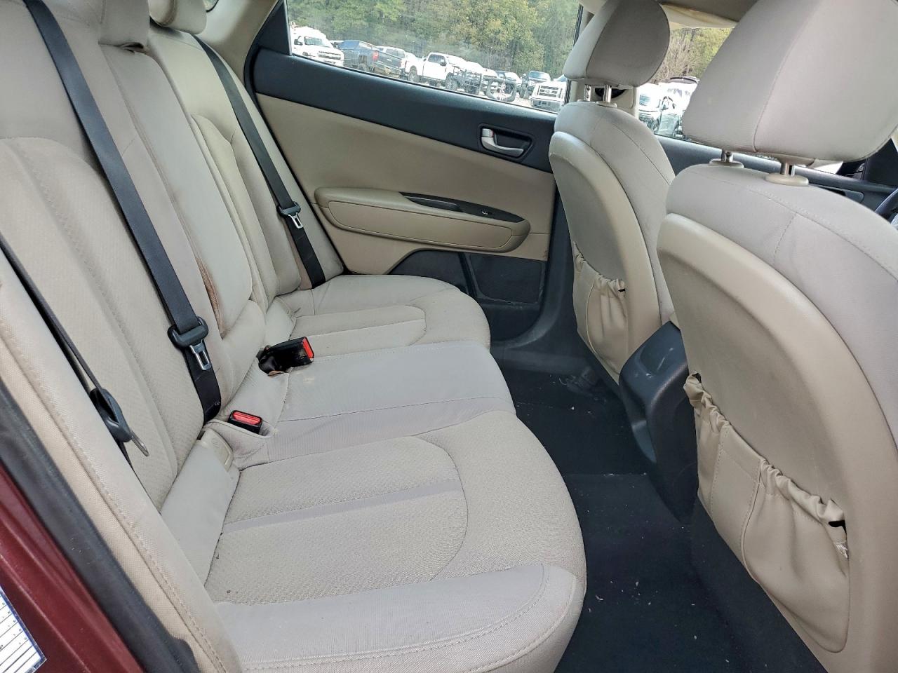 Kia Optima Lx Image 9