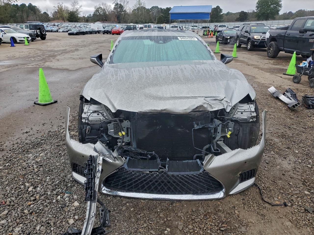 Lexus LS 500 Base Image 5