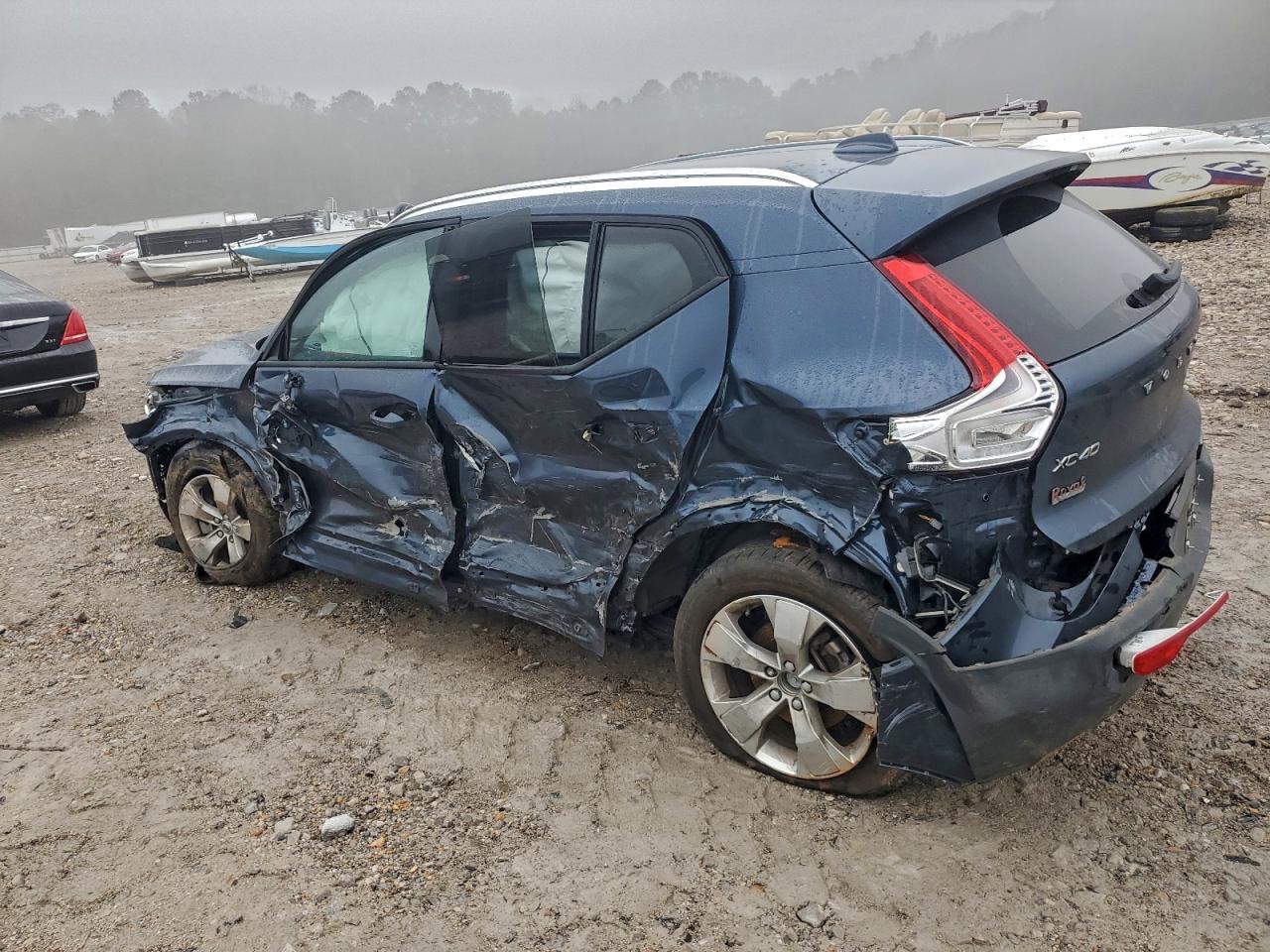 Volvo XC40 T5 Momentum Image 2