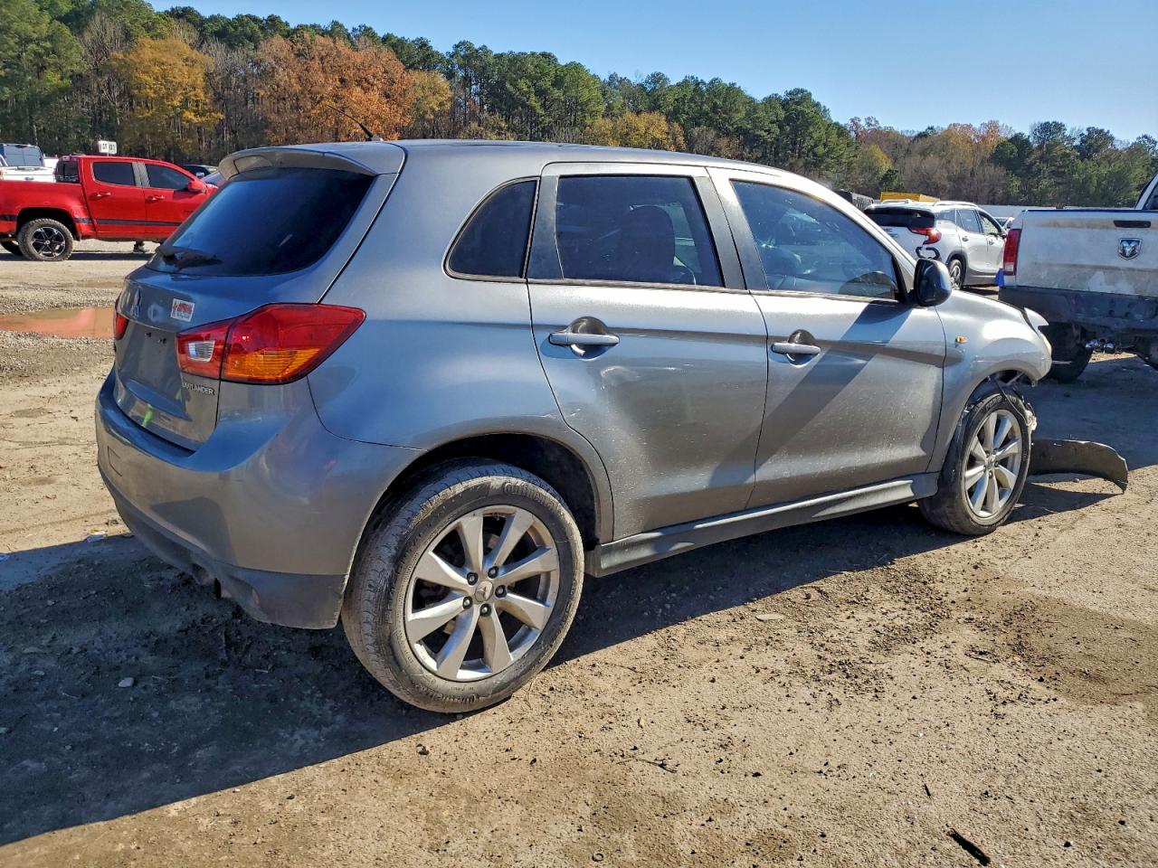 Mitsubishi Outlander Es Image 3