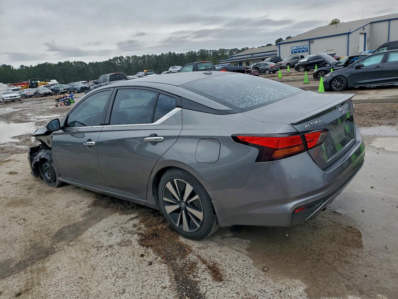 Nissan Altima Sv Image 6