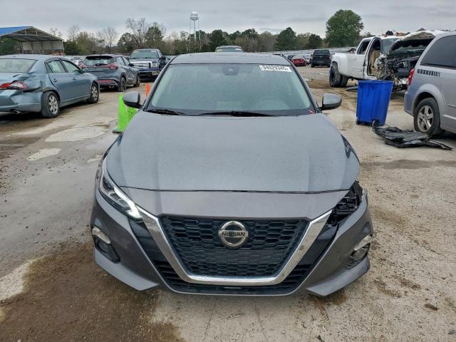 Nissan Altima Sv Image 5