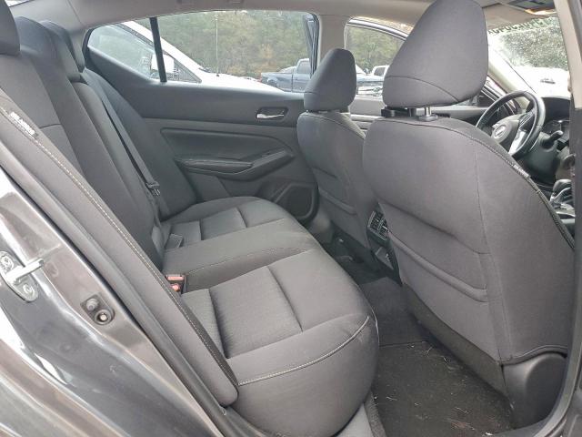 Nissan Altima Sv Image 2