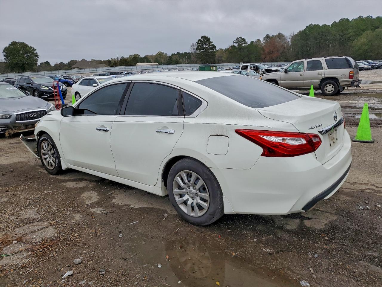 Nissan Altima 2.5 Image 2