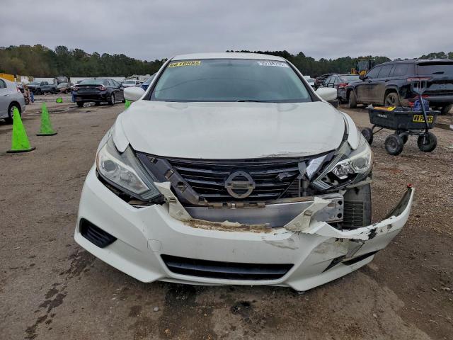 Nissan Altima 2.5 Image 3