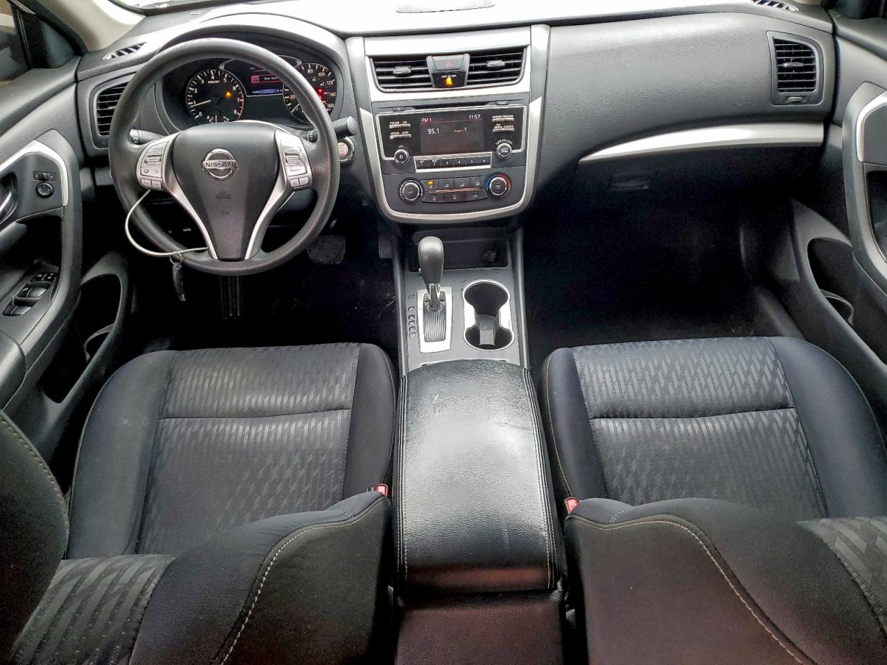 Nissan Altima 2.5 Image 5