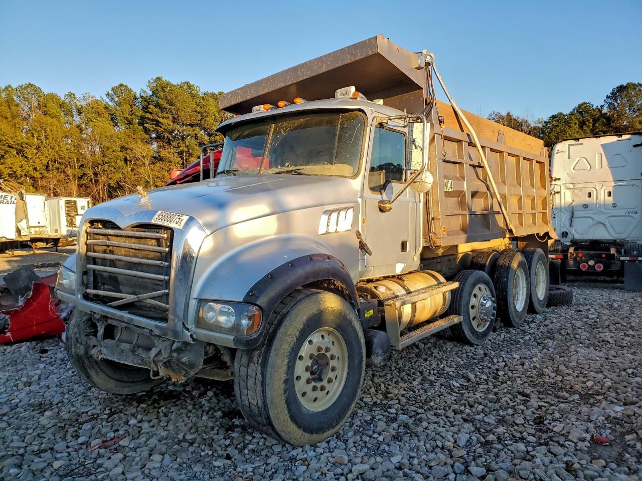 Mack 700 Gu700 Image 1