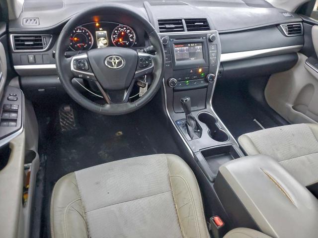 Toyota Camry Le Image 4