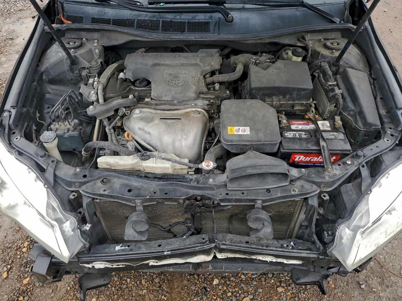 Toyota Camry Le Image 10