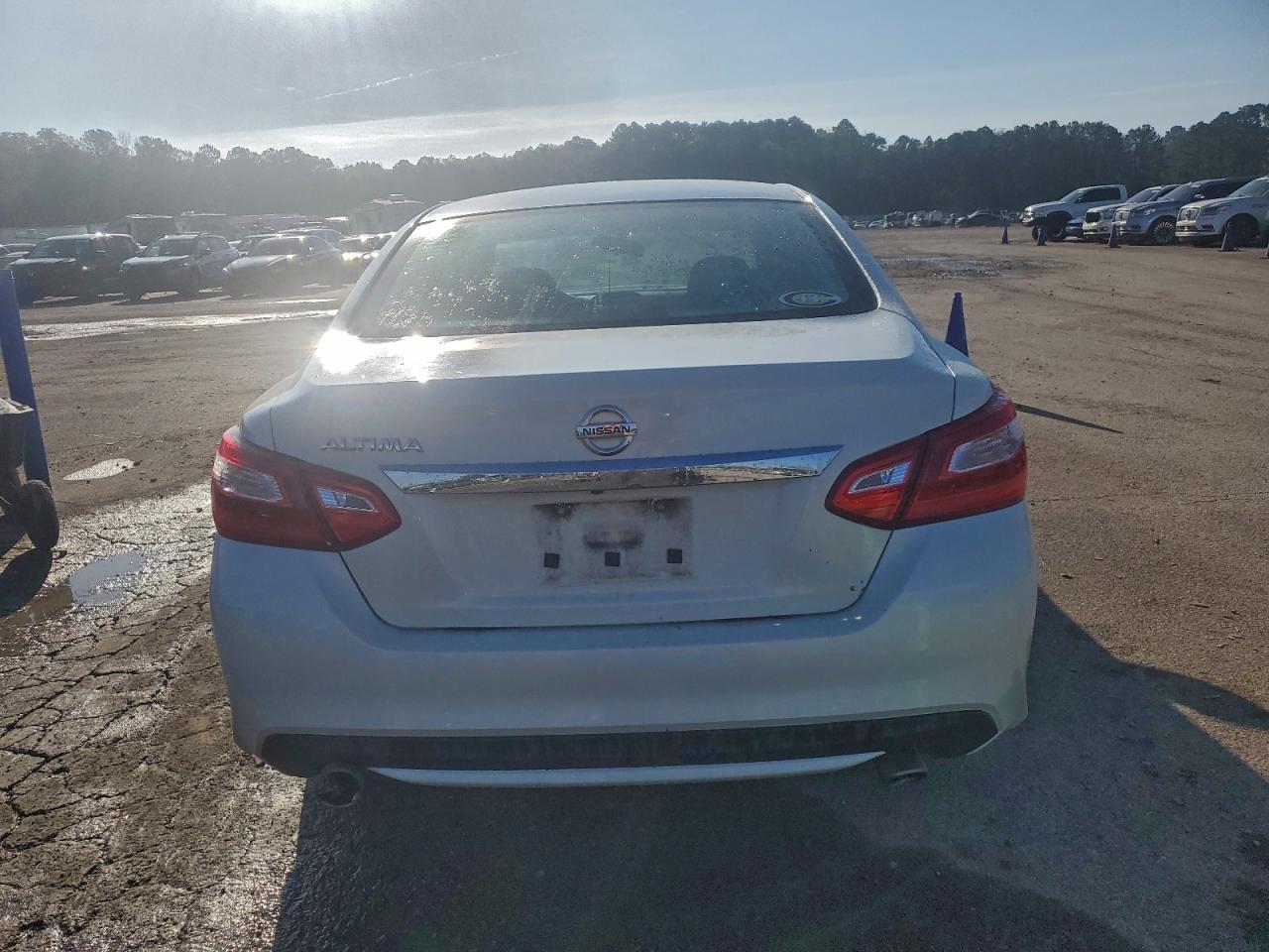 Nissan Altima 2.5 Image 8