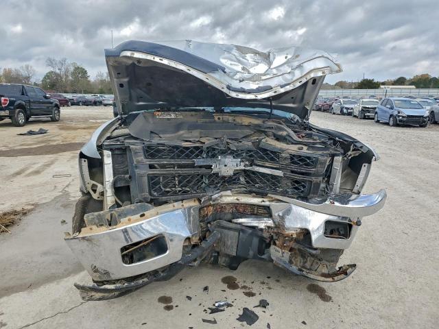 Chevrolet Silverado K2500 Heavy Duty Ltz Image 11