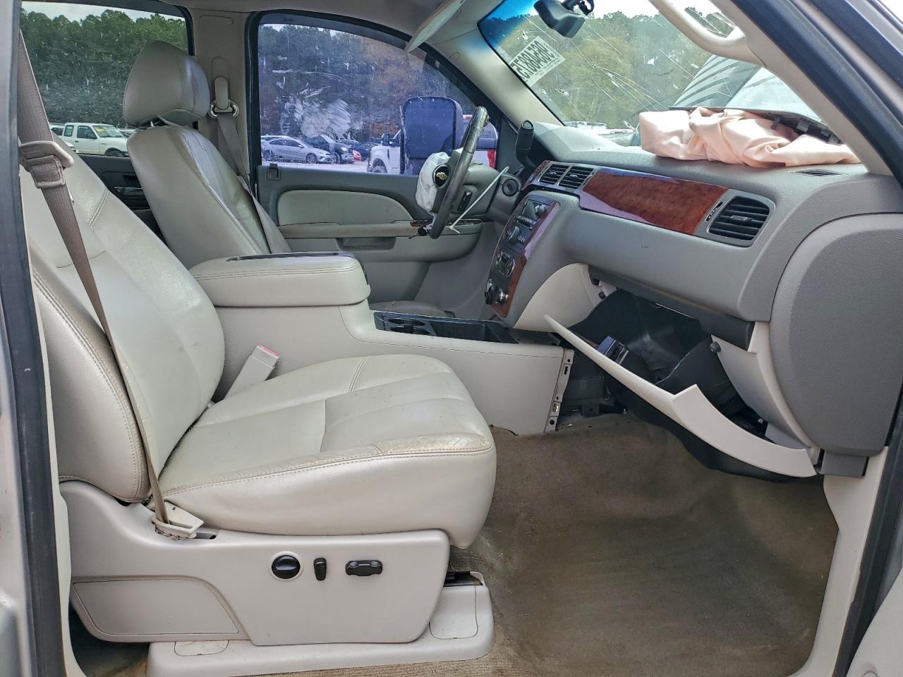 Chevrolet Silverado K2500 Heavy Duty Ltz Image 5