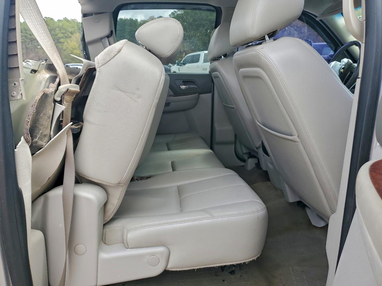 Chevrolet Silverado K2500 Heavy Duty Ltz Image 10